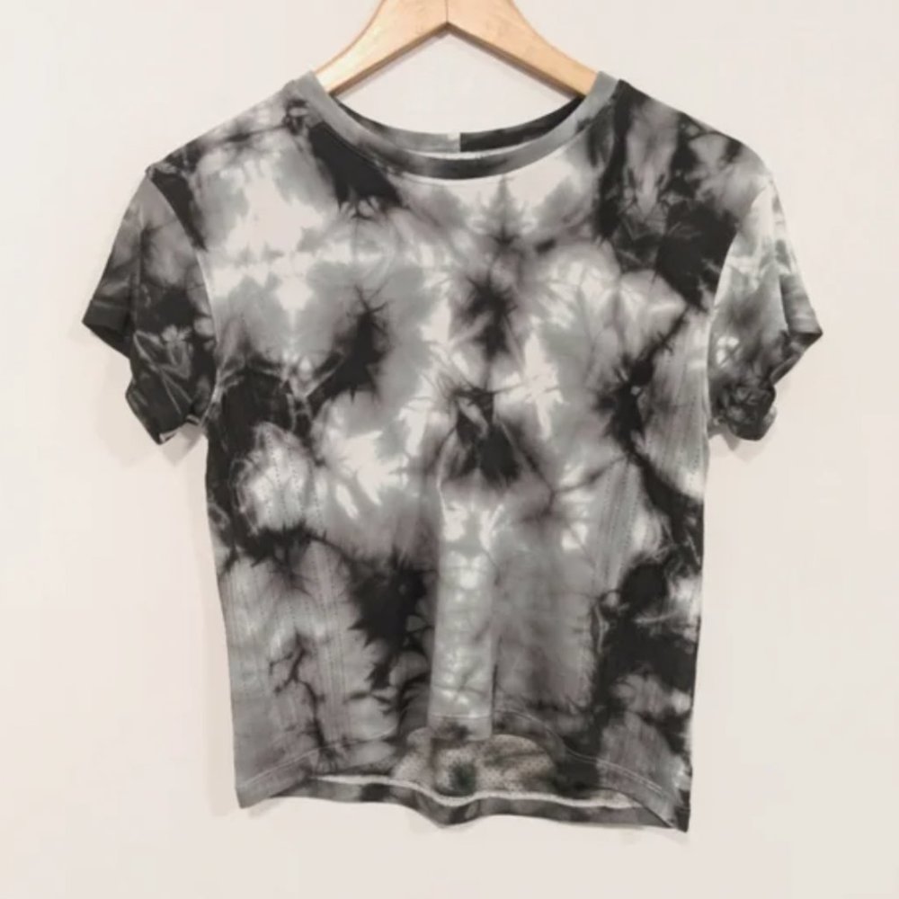 Lululemon Train to Be Short Sleeve *Shibori Deep Coal/Deep Coal S